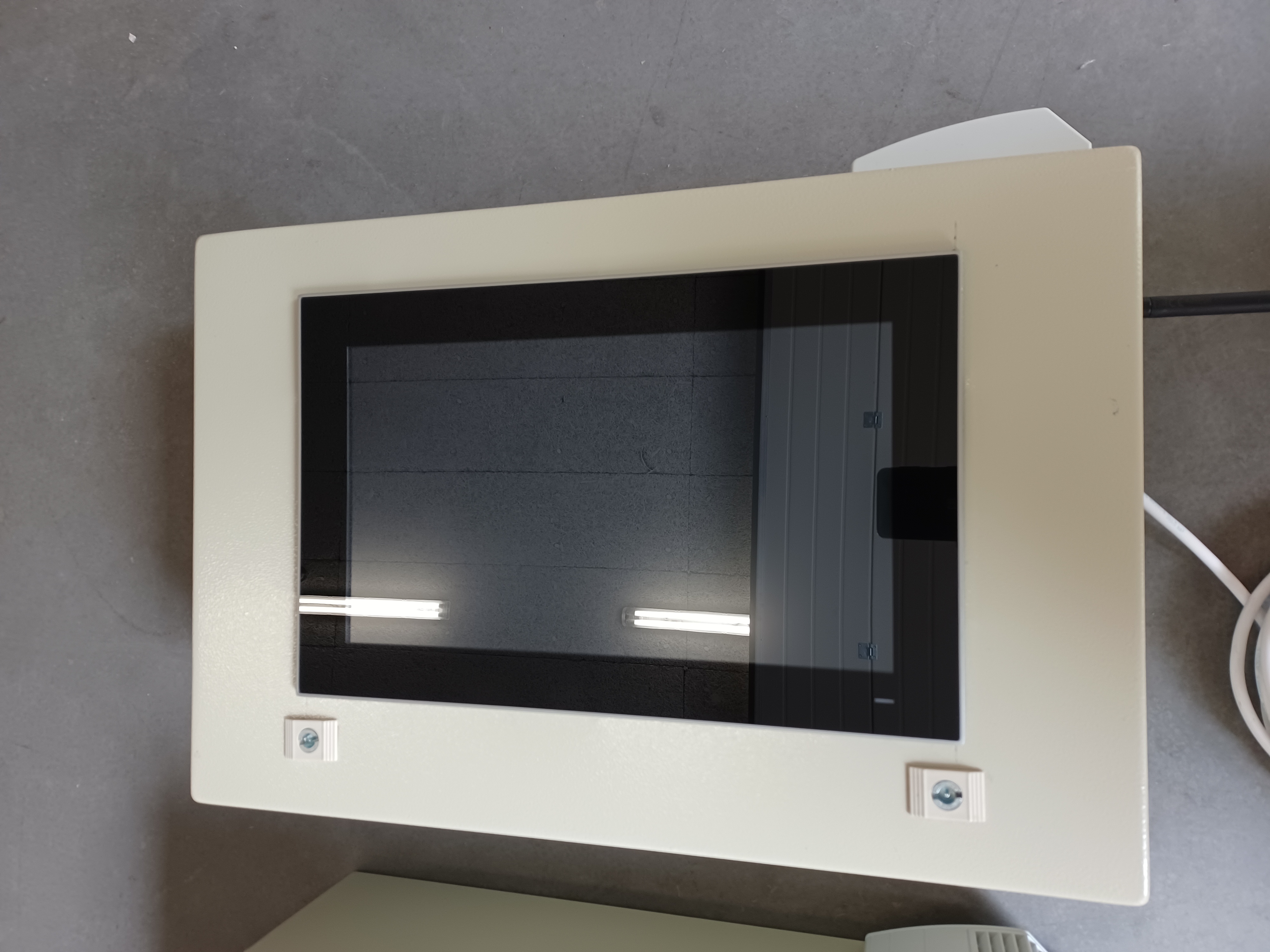 Ipari panel PC, burkolattal, IP 67 védettséggel Ipari panel PC, burkolattal, IP 67 védettséggel